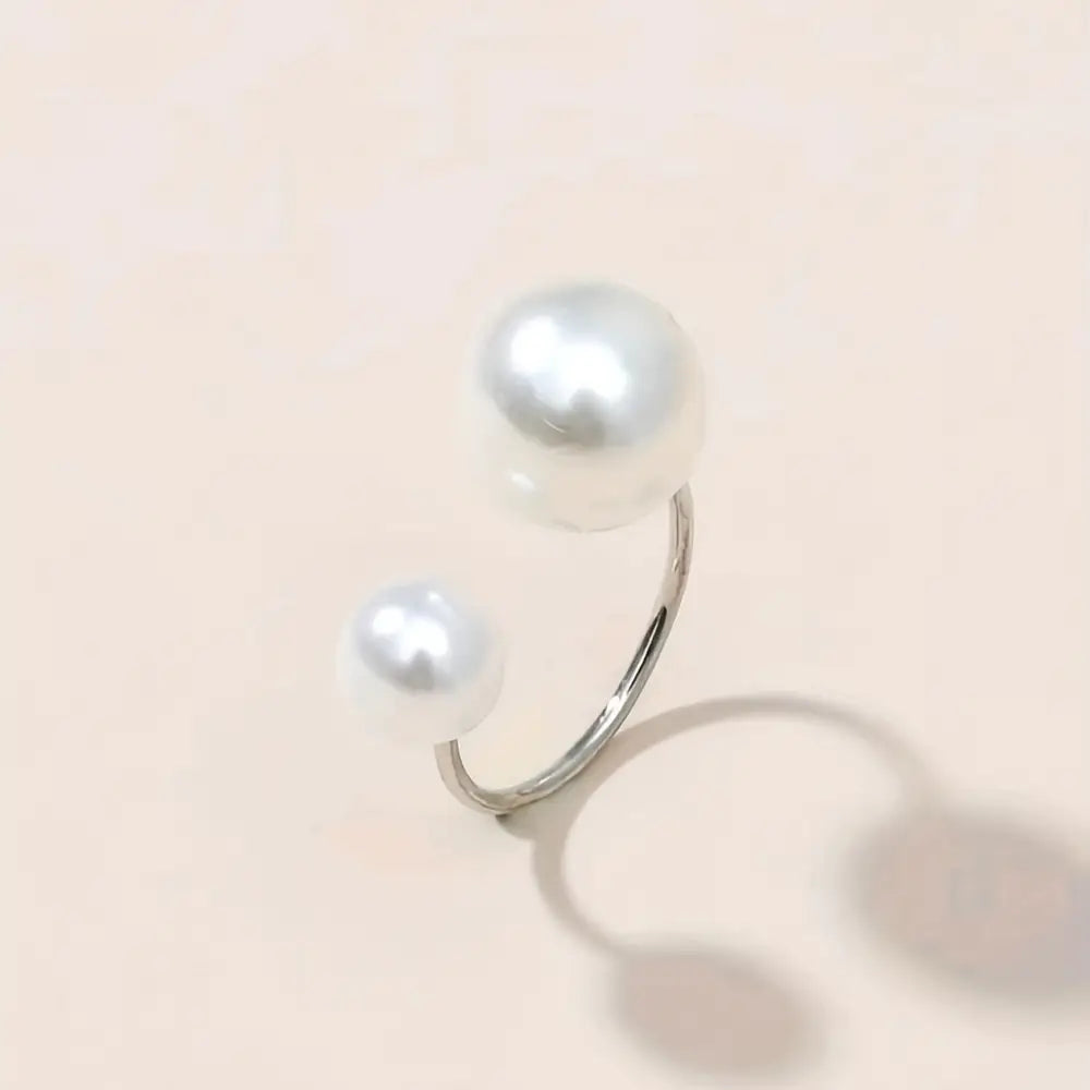1 bague manchette élégante incrustée de pierre laiteuse