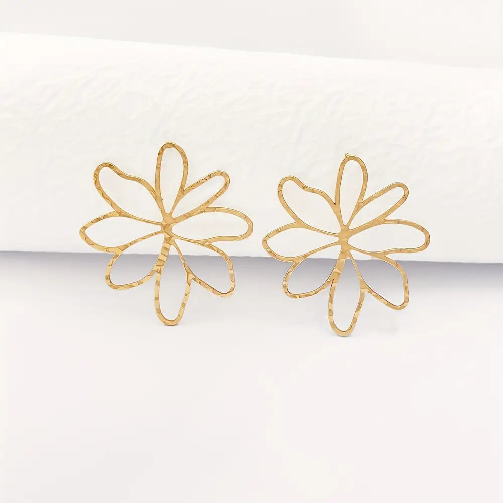1 Pair of Elegant Golden-Tone Hollow Flower Drop Earrings