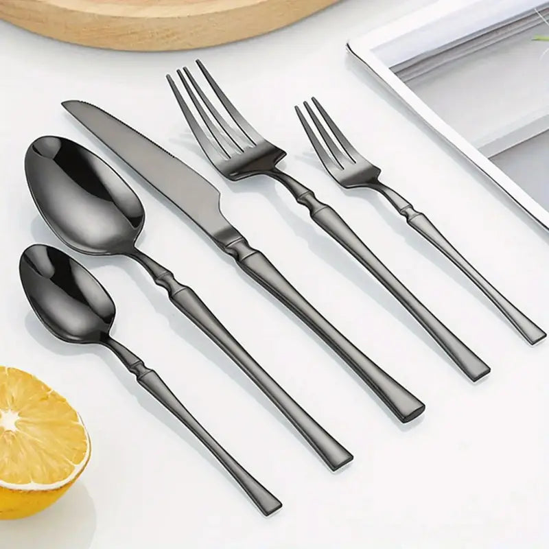 Ensemble de 30 couverts en acier inoxydable comprenant un couteau à steak, une fourchette et une cuillère à dessert