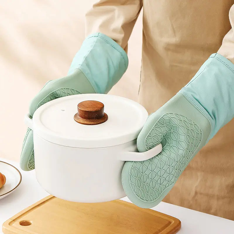 Versatile Silicone Kitchen Gloves - Heat Resistant, Waterproof & Non-Stick