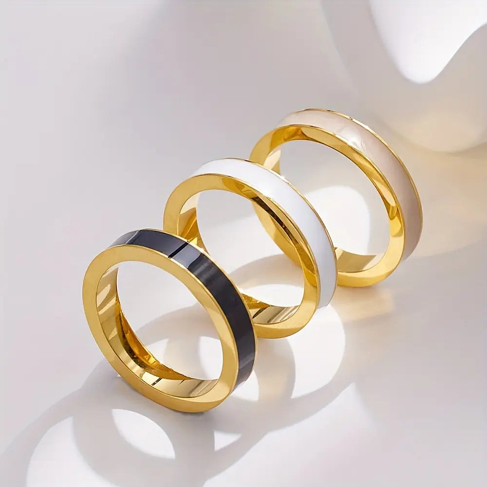 Bagues classiques plaquées or 18 carats avec incrustations de résine noire et blanche