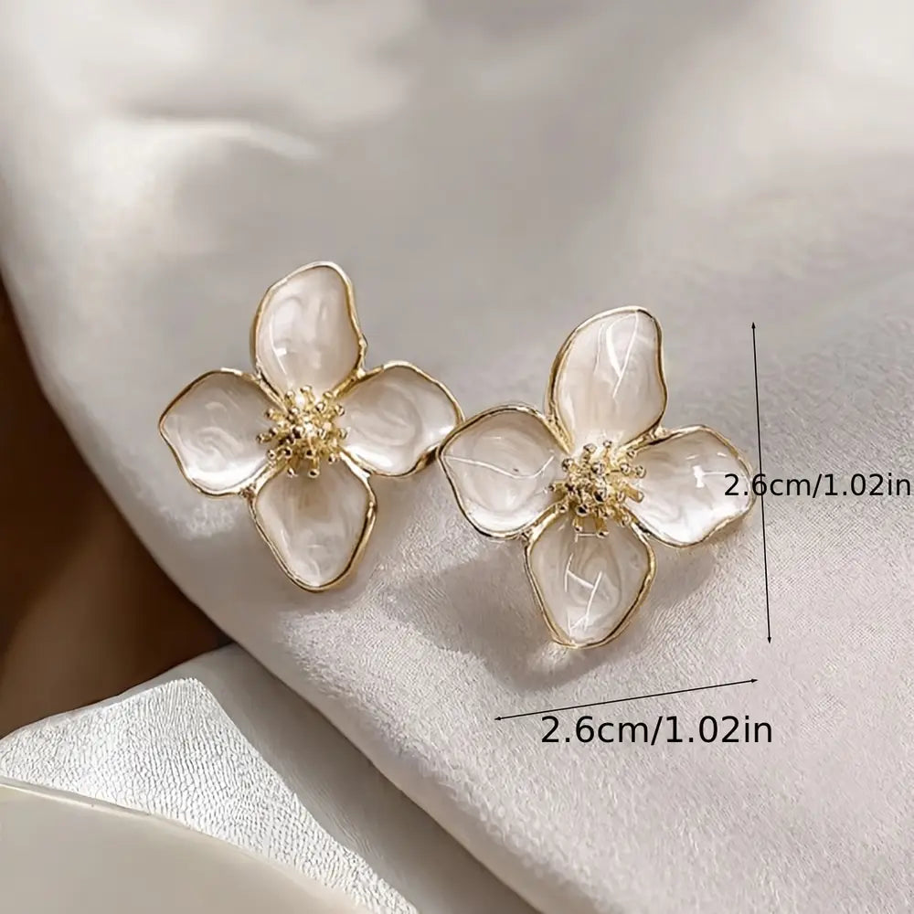 1Pair Golden-Tone Four-Petal Flower Stud Earrings with White Enamel & Yellow Centers