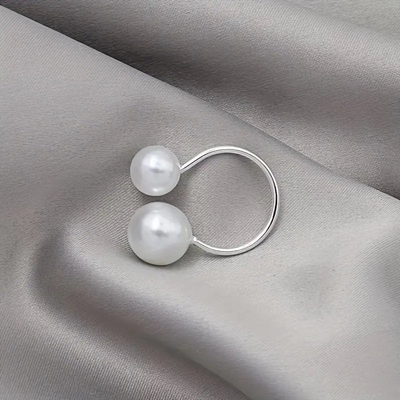 1 bague manchette élégante incrustée de pierre laiteuse