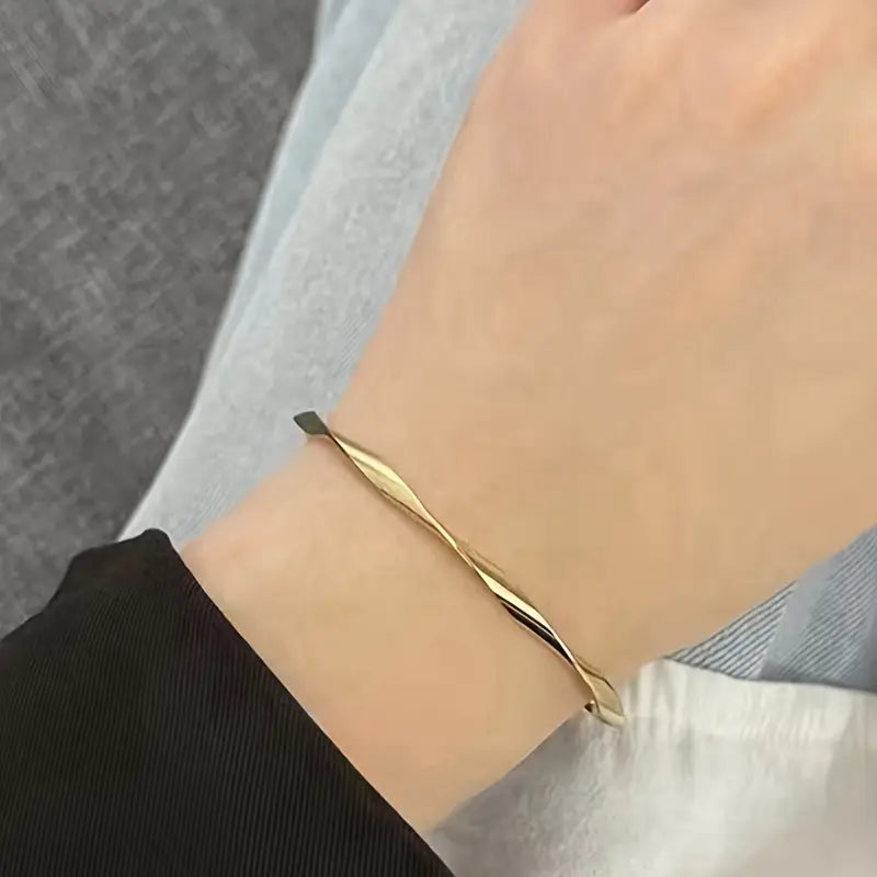 Elegant Adjustable Twisted Cuff Bangle – 18K Gold Plated Open Bracelet for Women
