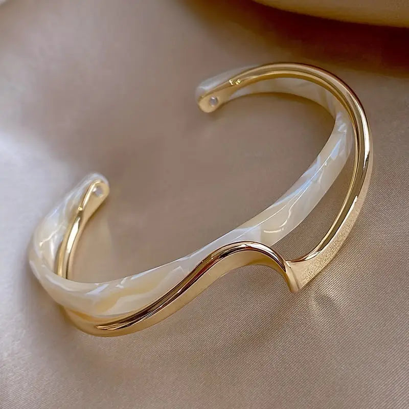18K Gold Plated Wave Cuff Bangle – Minimalist Pearl Jewelry for Women