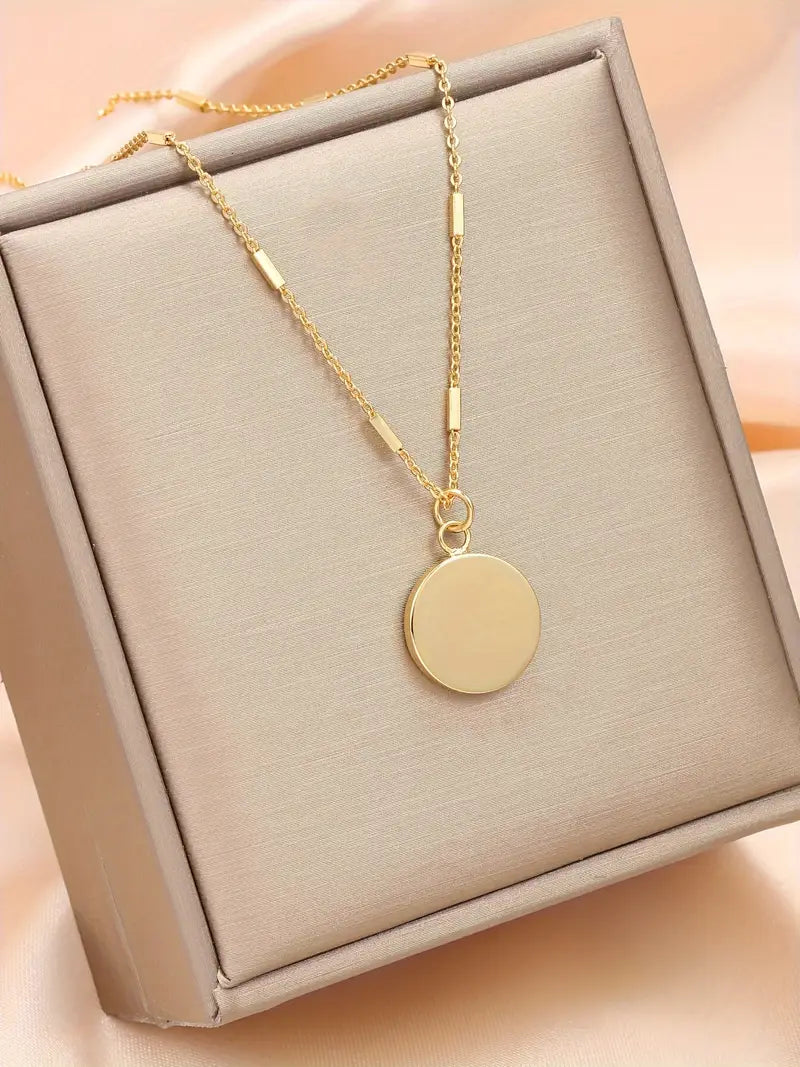 Retro Black Round Pendant Necklace – 18K Gold Plated Roman Clavicle Chain Jewelry