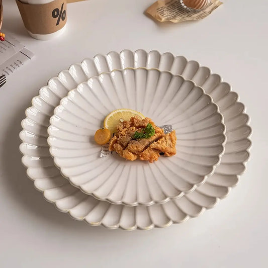1 assiette en céramique à bord de coquille en relief