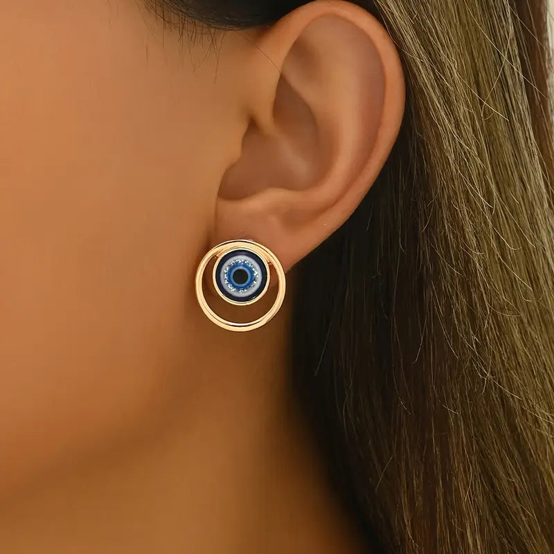 Minimalist Stud Earrings: Modern Fashion Jewelry