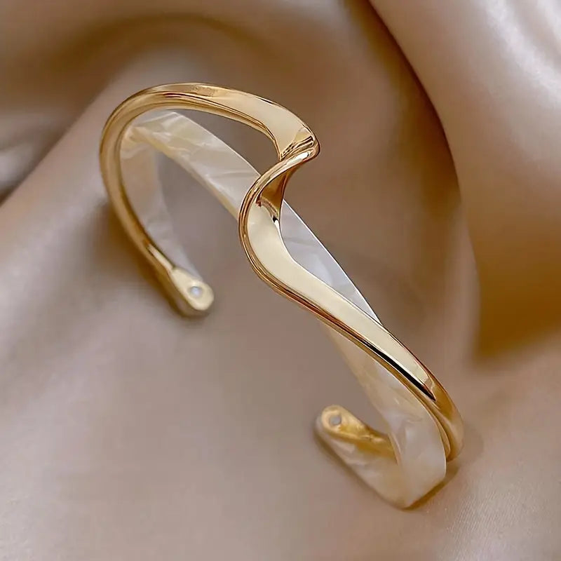 18K Gold Plated Wave Cuff Bangle – Minimalist Pearl Jewelry for Women
