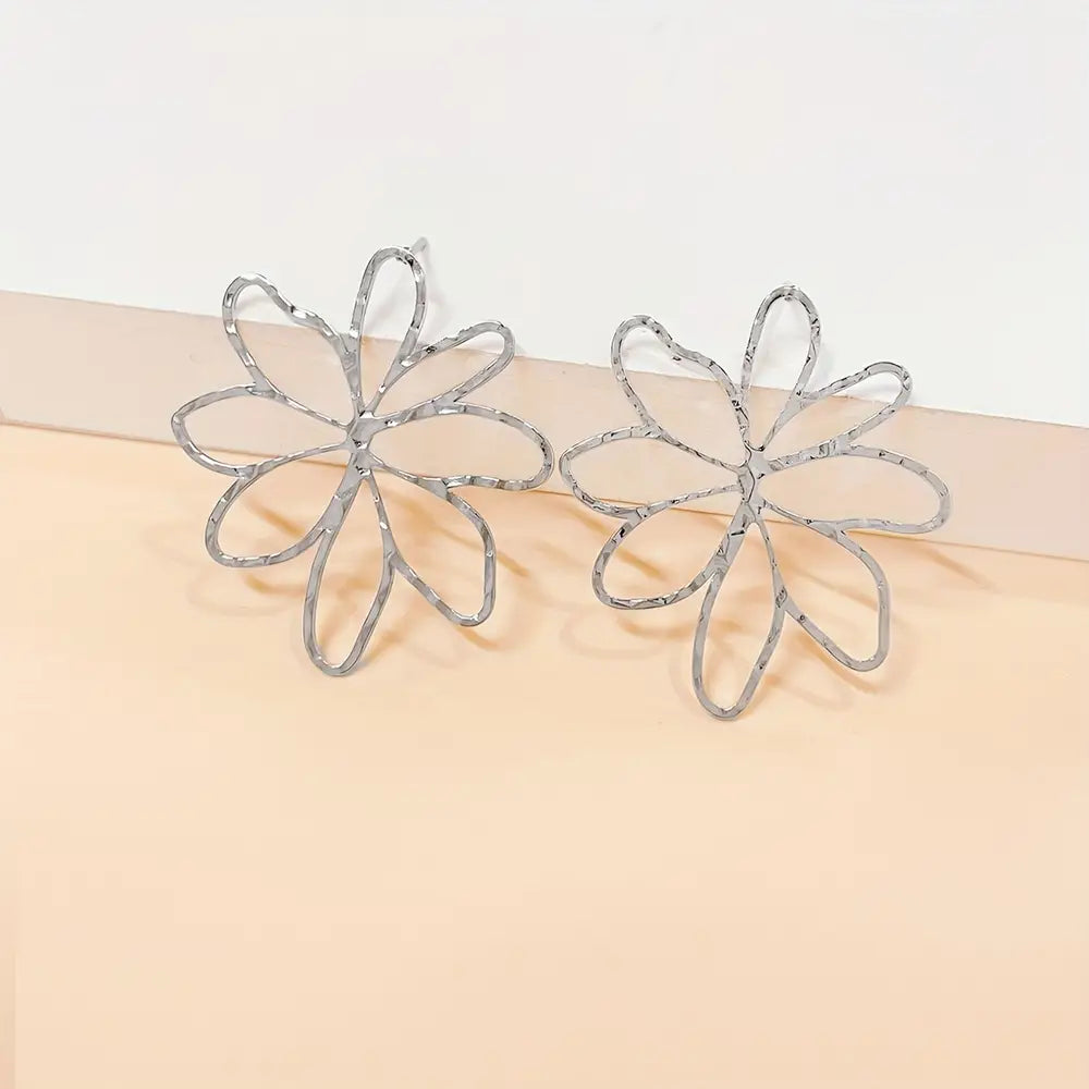 1 Pair of Elegant Golden-Tone Hollow Flower Drop Earrings