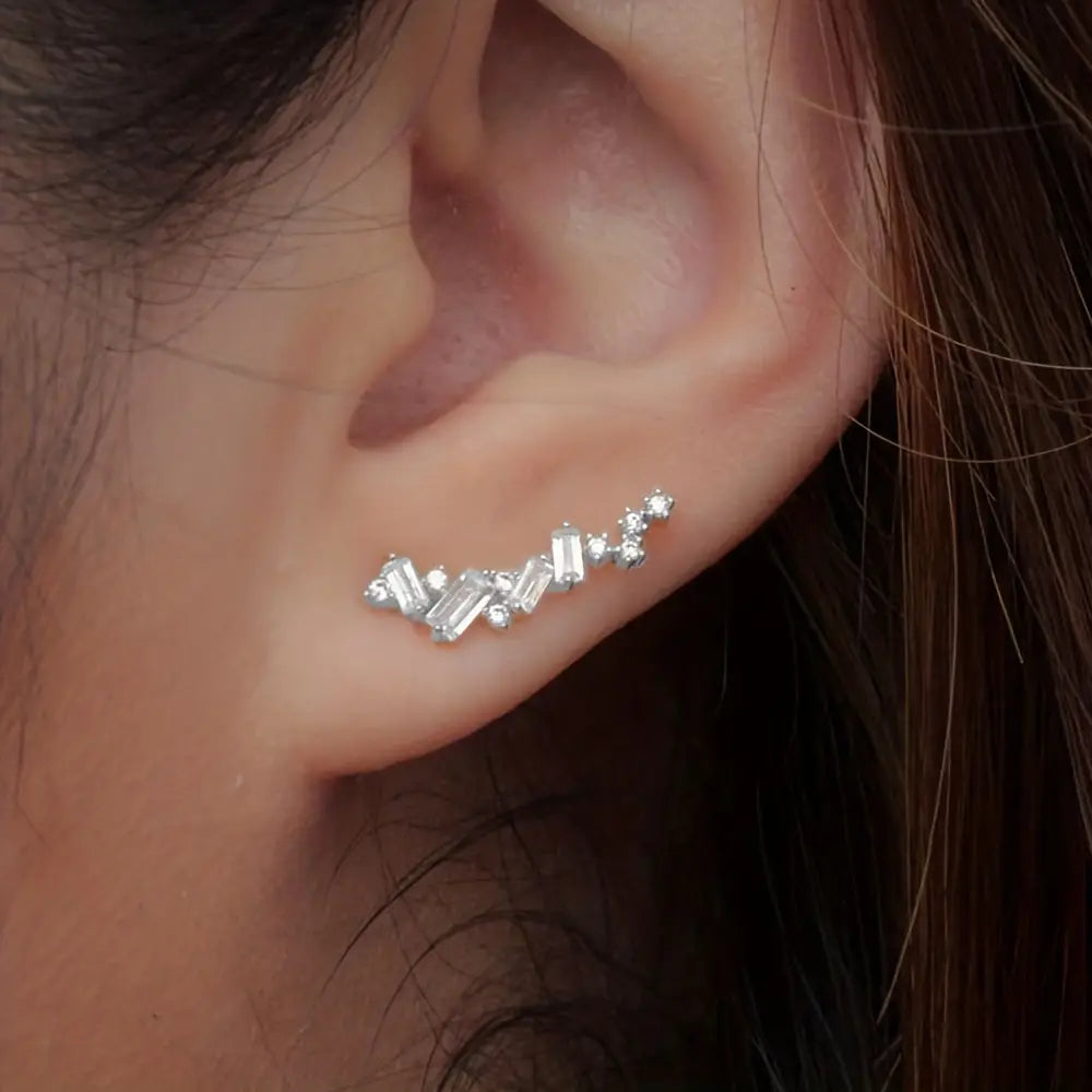 Boucles d'oreilles grimpantes avec clous en zircone taille baguette incrustés