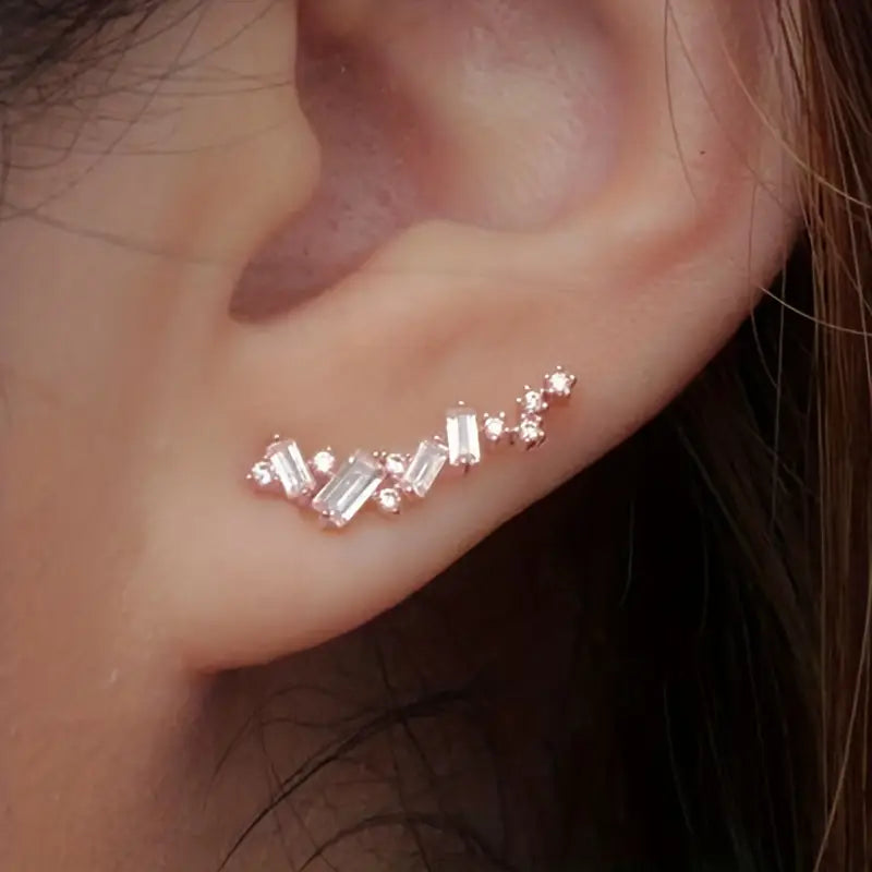 Boucles d'oreilles grimpantes avec clous en zircone taille baguette incrustés