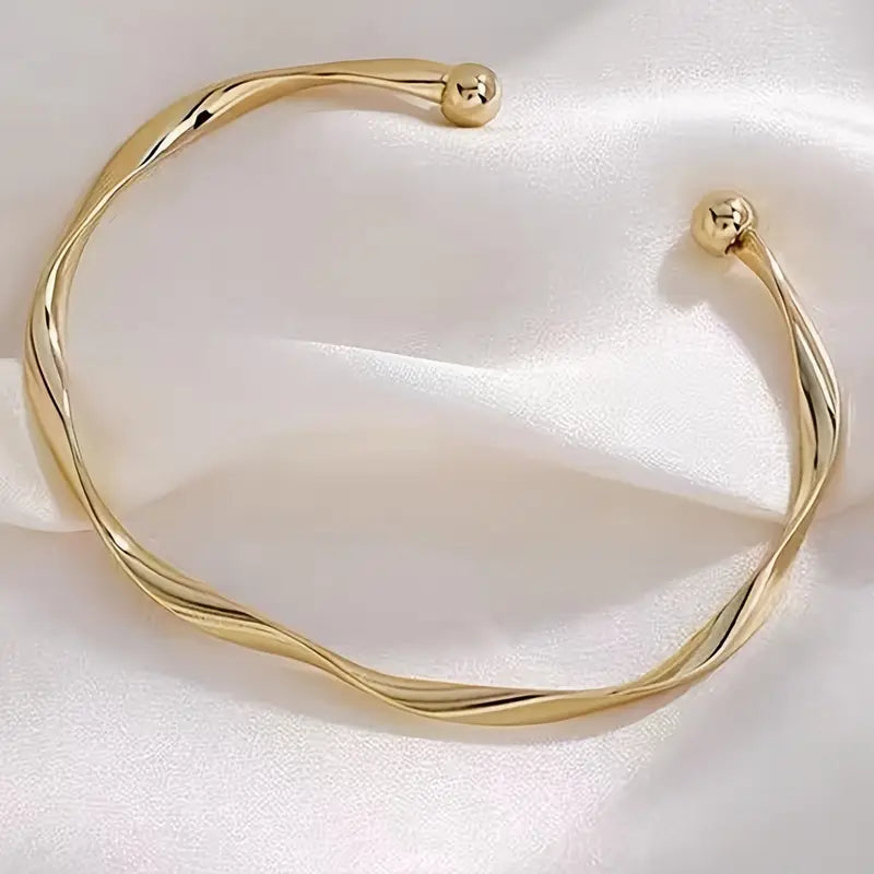 Elegant Adjustable Twisted Cuff Bangle – 18K Gold Plated Open Bracelet for Women