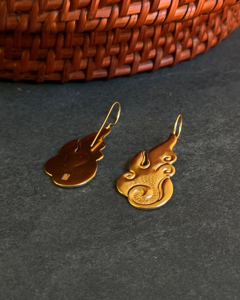 Na-gyen Maey | Fire Earrings – Gold