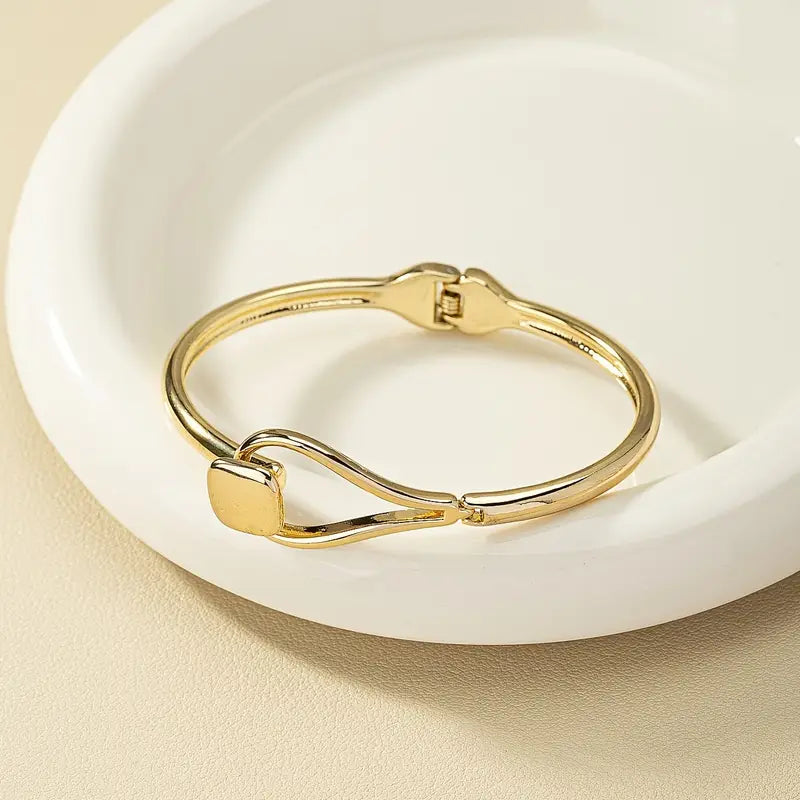 Minimalist Spring Alloy Bracelet – 14K Gold Plated Elegant Hand Jewelry Gift