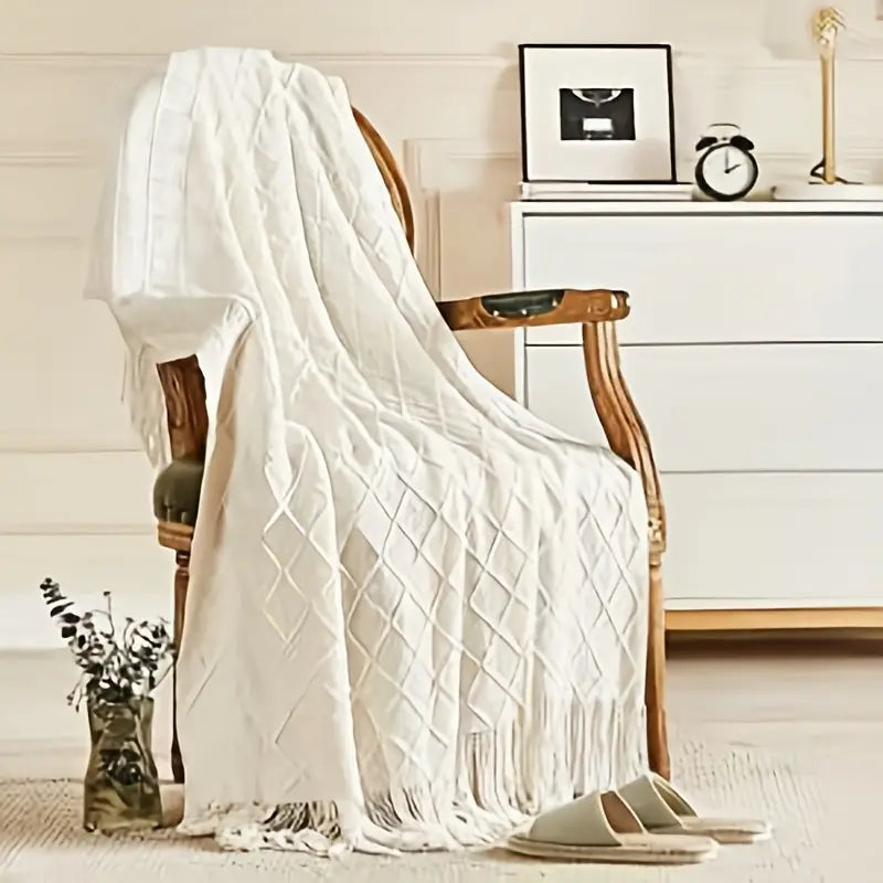 Cozy Knit Throw Blanket with Tassels - Soft Bed & Couch Blanket