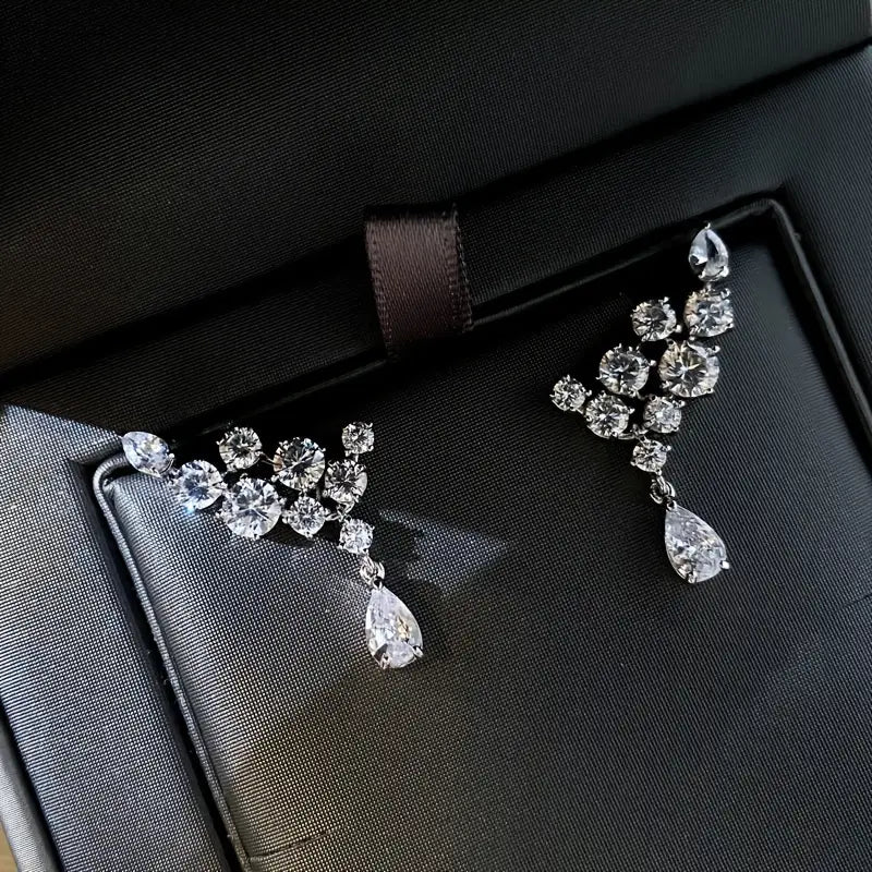 1 Pair Small And Delicate Women's Zirconia Earrings