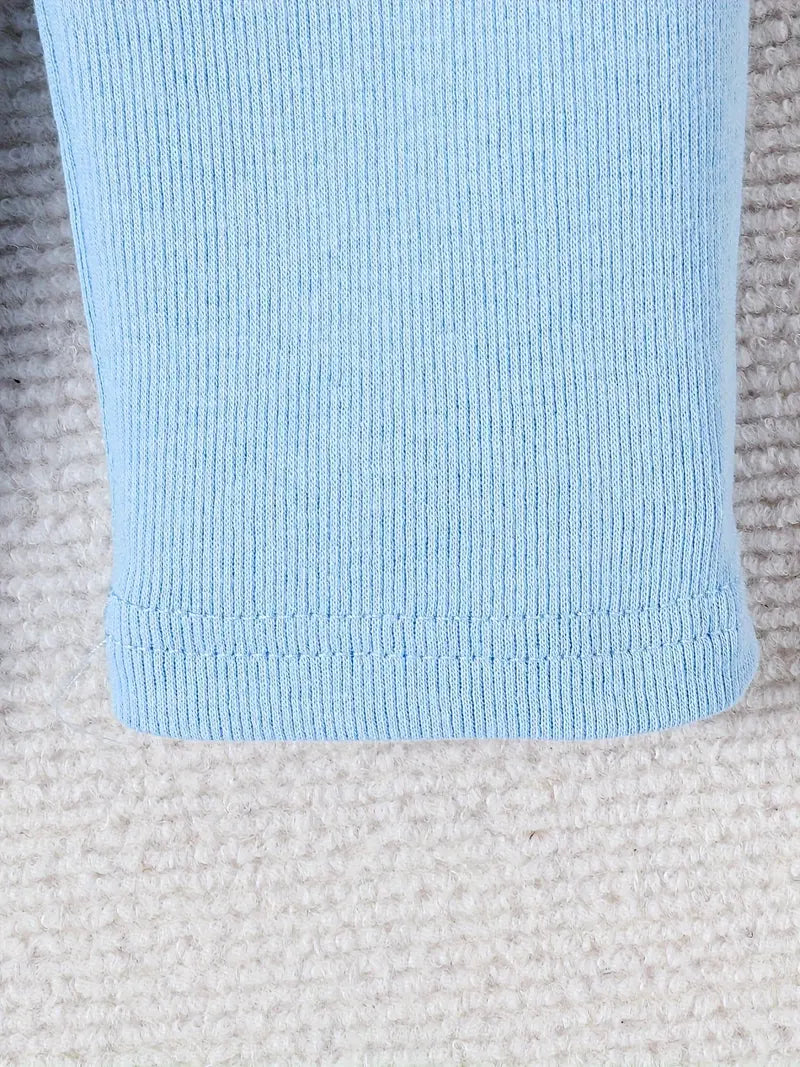 Schattige gebreide set met cartoonbeer voor babyjongens - 4-delige katoenen romper, broek, muts en sokken
