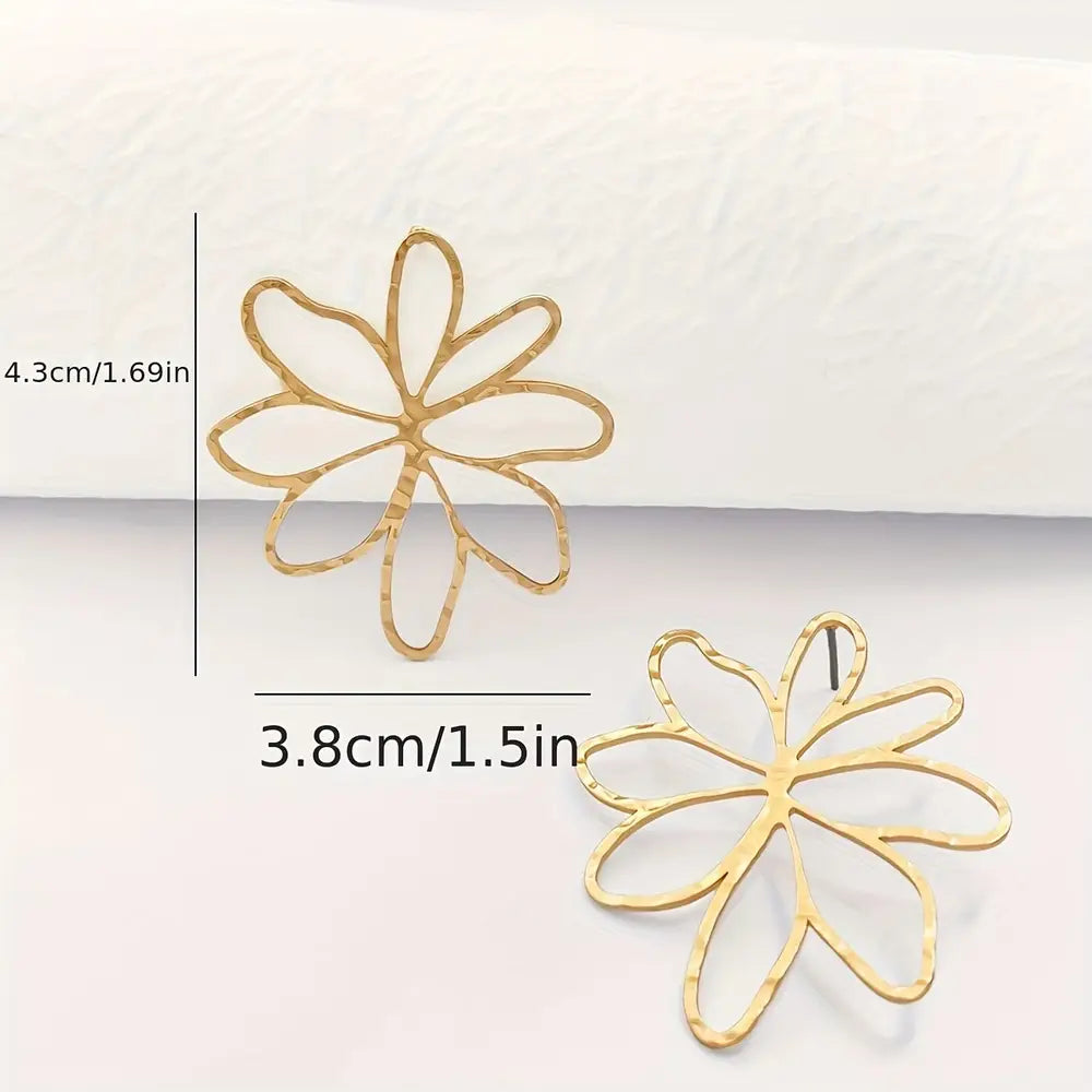 1 Pair of Elegant Golden-Tone Hollow Flower Drop Earrings