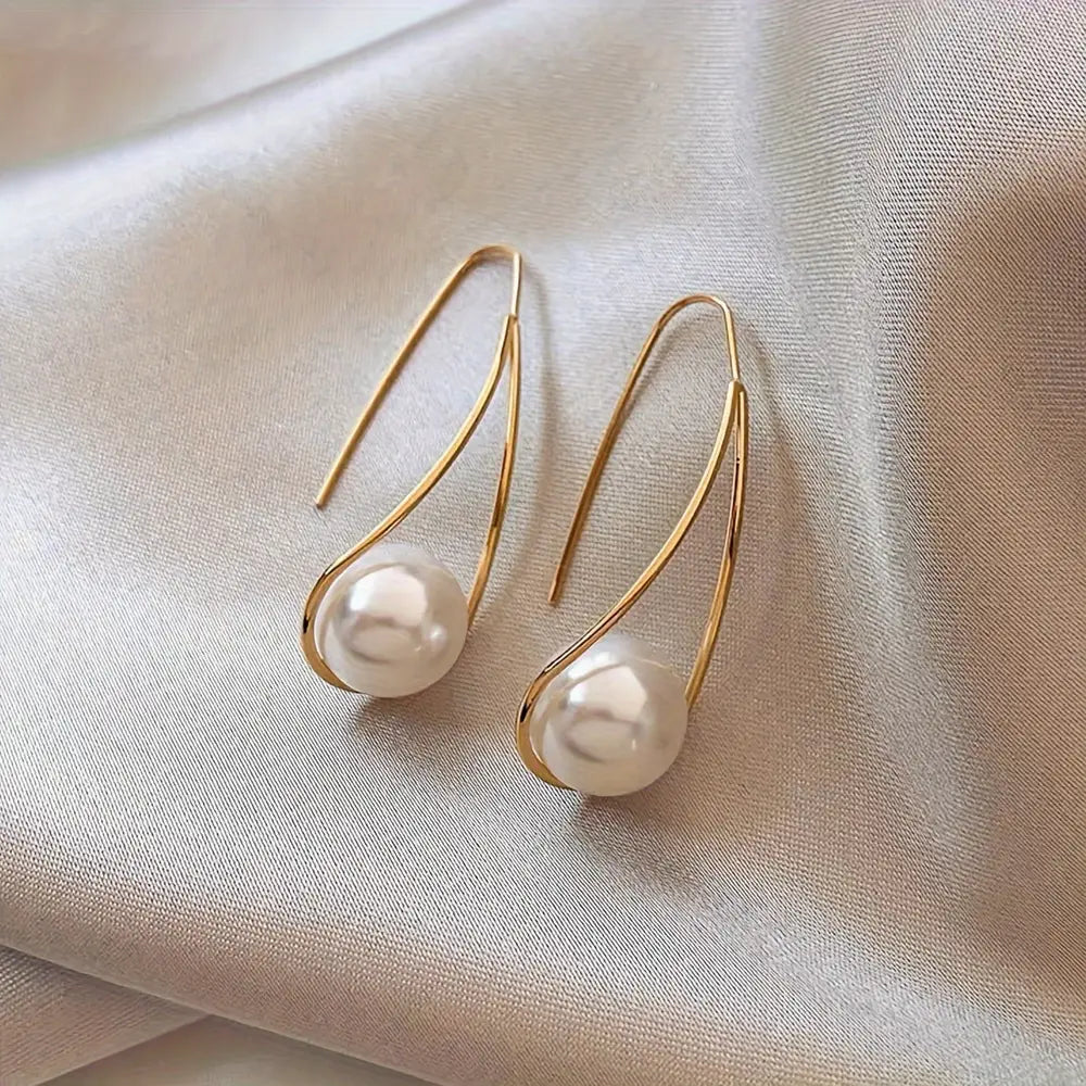 Delicate Geometric Water Drop With Imitation Pearl Design Hoop Earrings