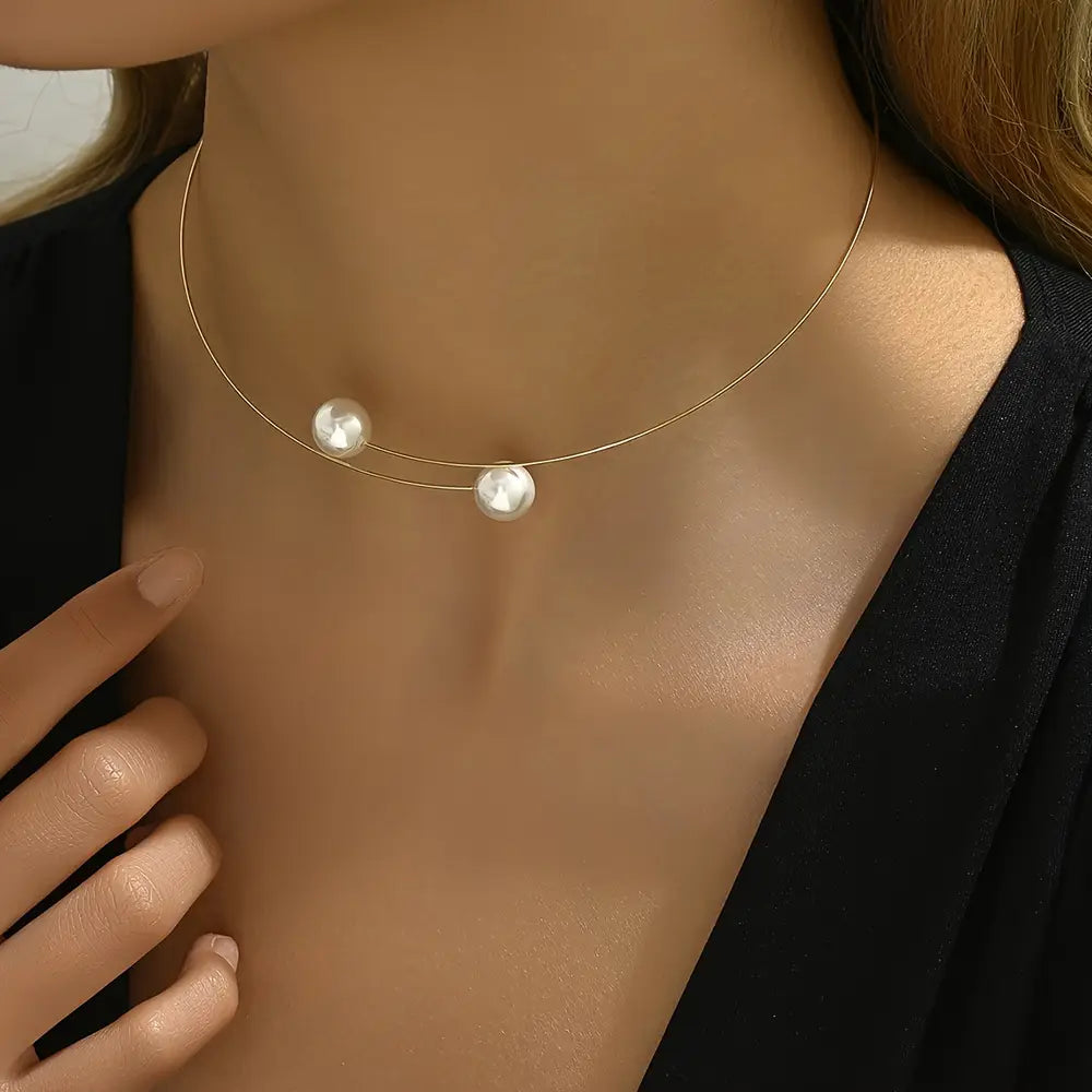 Elegant Adjustable Golden-Tone Chain Necklace with Beads
