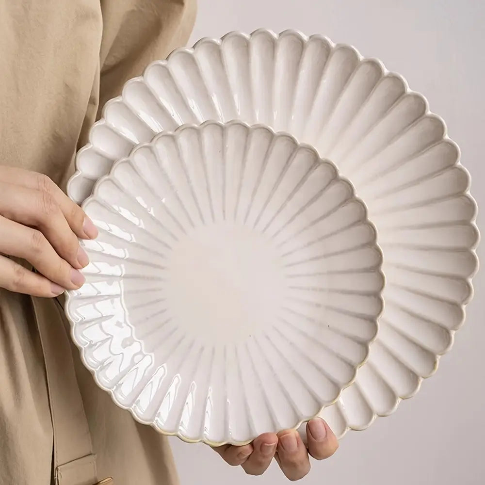 1 assiette en céramique à bord de coquille en relief