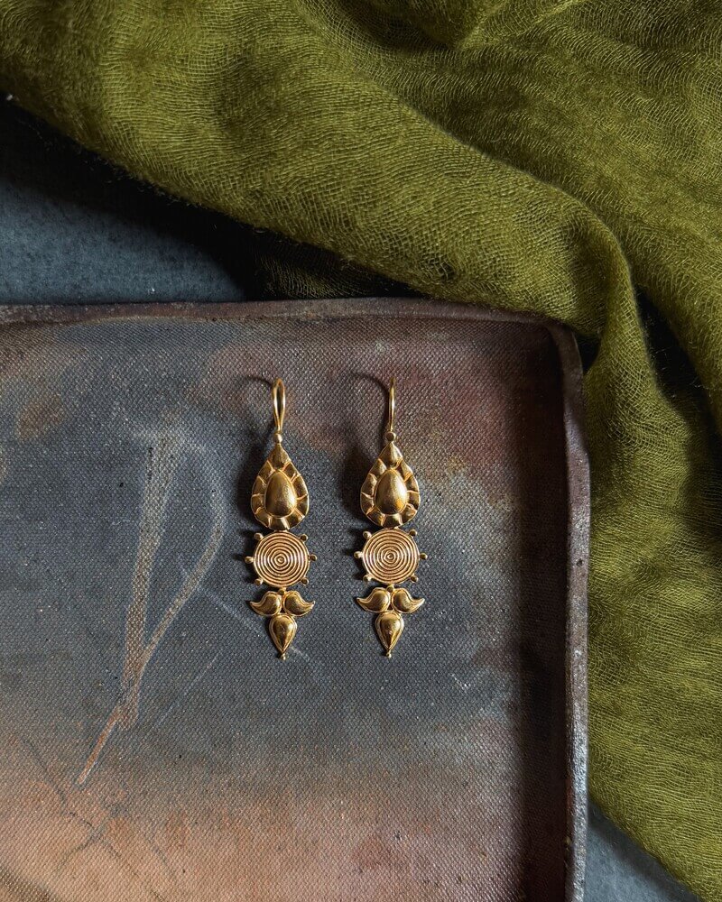 Na-gyen Akor | Akor Earrings – Gold