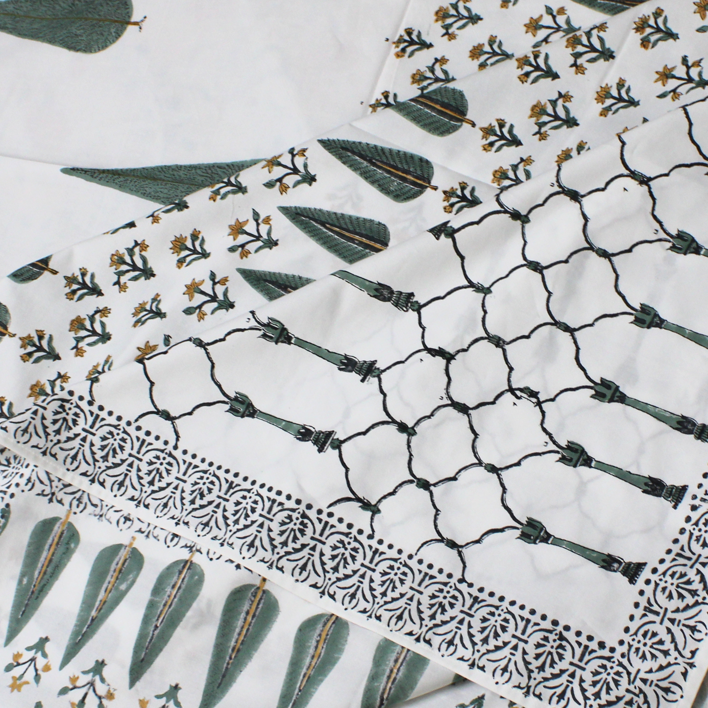 Bedsheet | Cotton Handblock Blooming Garden | Set of 3 Pc