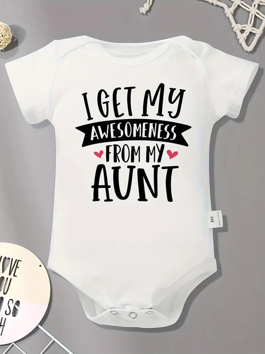 'Ik word verwend door mijn tante' Onesie met letterprint | Zachte en veelzijdige babyromper