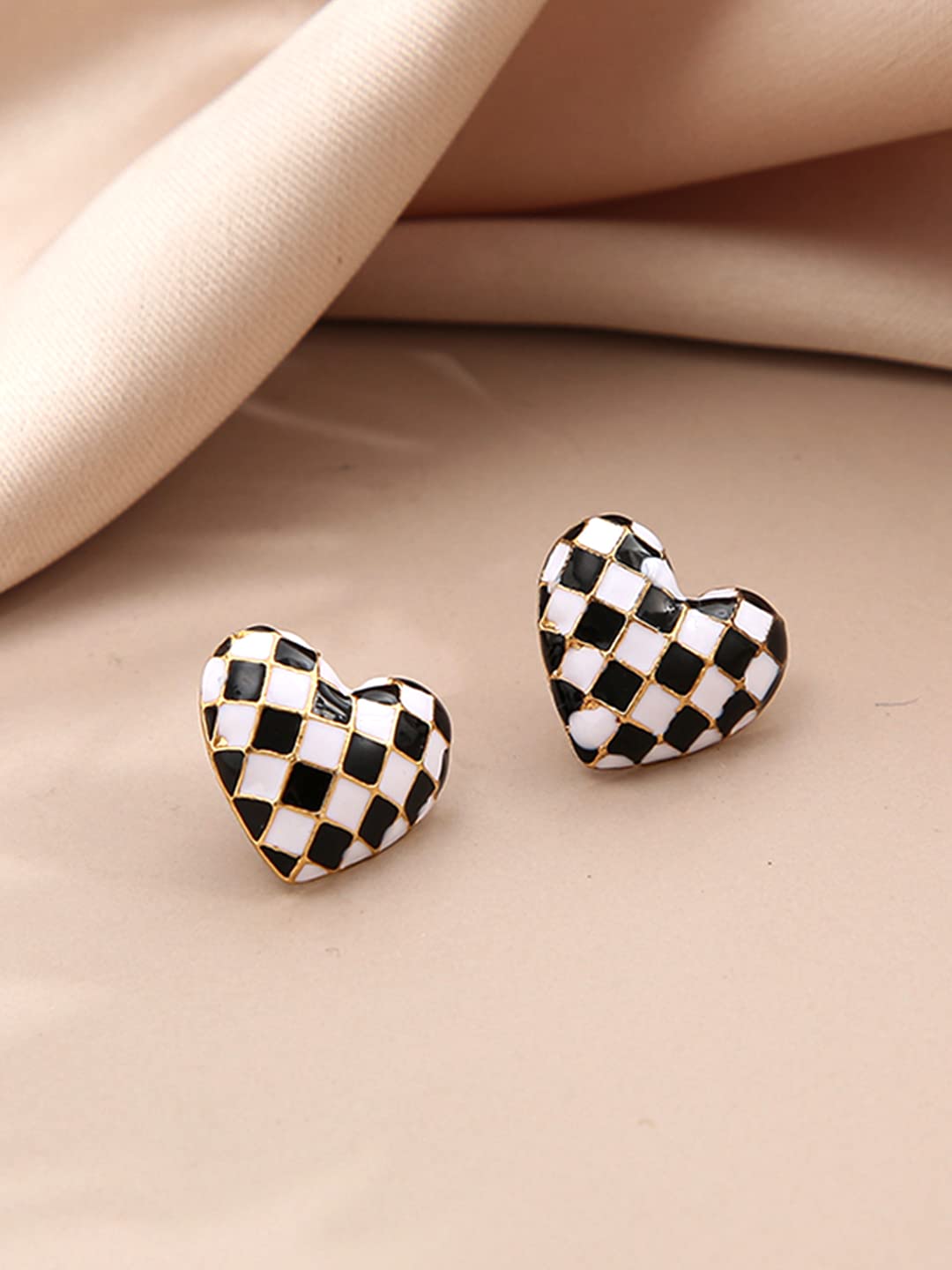 Heart Stud Earrings – Fashion Jewellery – Black & White Contrast Design – Pair