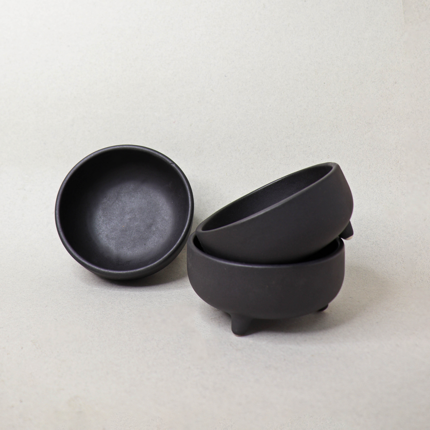 Handcrafted Ceramic Serving Bowl 3-Legged - Charcoal, 11cm dia