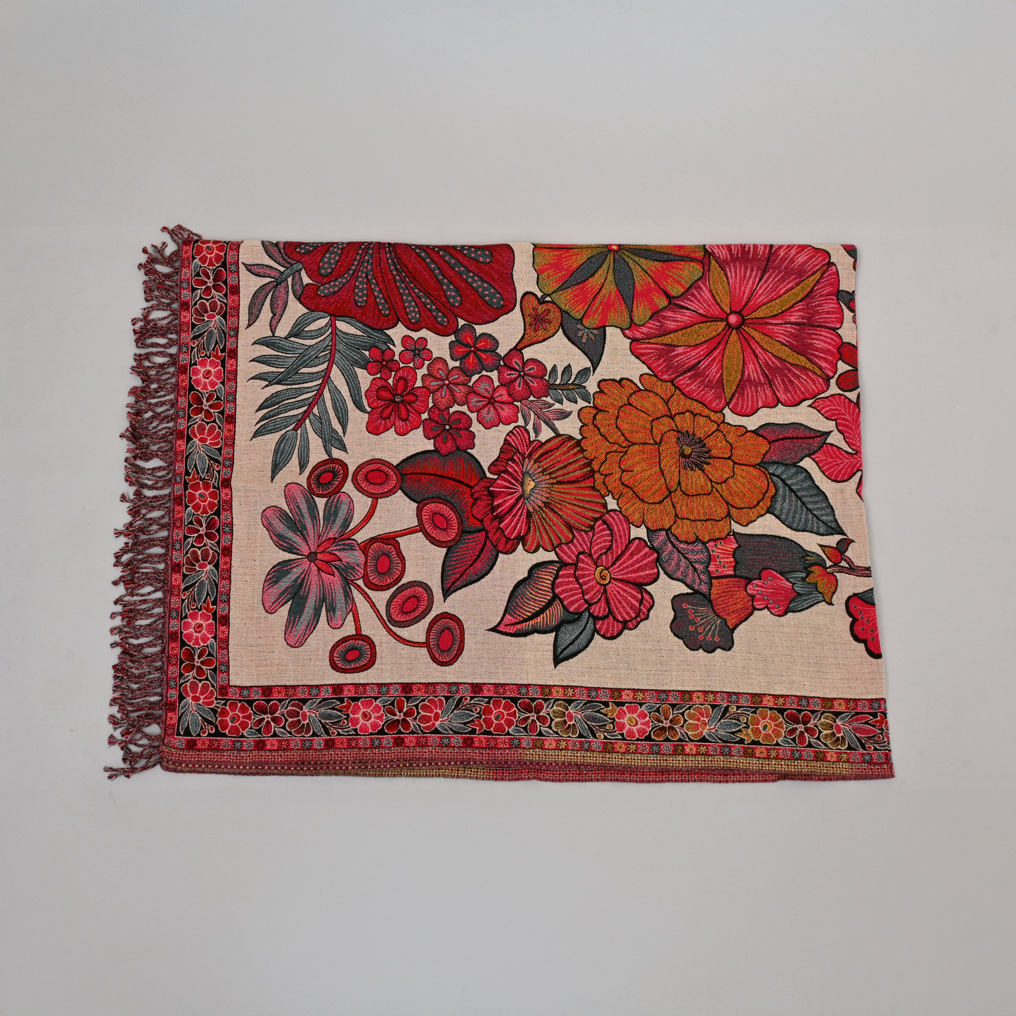 The Scarlet Garden Throw 125cm x 175cm