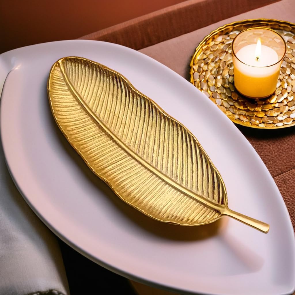 Banana Leaf Pattern Tray – Decorative Serving Platter – Gold Finish Metal – Leaf-Shaped Design