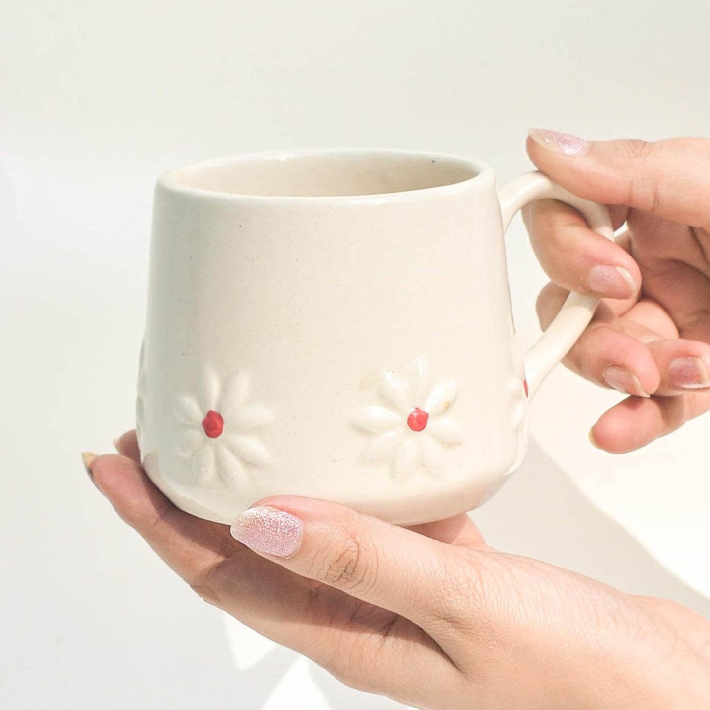 Ceramic Mug White Lily – Handcrafted Beverage Mug – Sustainable Clay – 240 ML