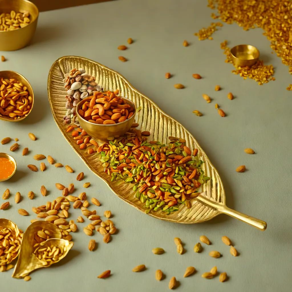 Banana Leaf Pattern Tray – Decorative Serving Platter – Gold Finish Metal – Leaf-Shaped Design