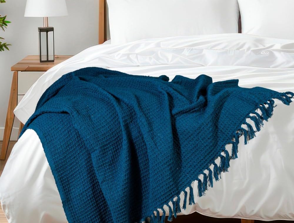Waffle Knit Throw Blanket – Cotton Tasseled Design – All-Season – 127x152 cm