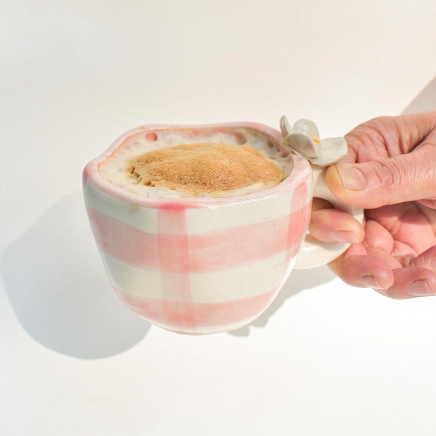 Daisy Ceramic Mug – Artisan-Crafted Coffee Tea Cup – Sustainable Clay – 200 ML