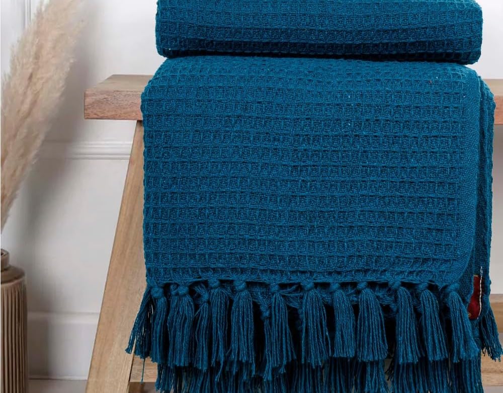 Waffle Knit Throw Blanket – Cotton Tasseled Design – All-Season – 127x152 cm