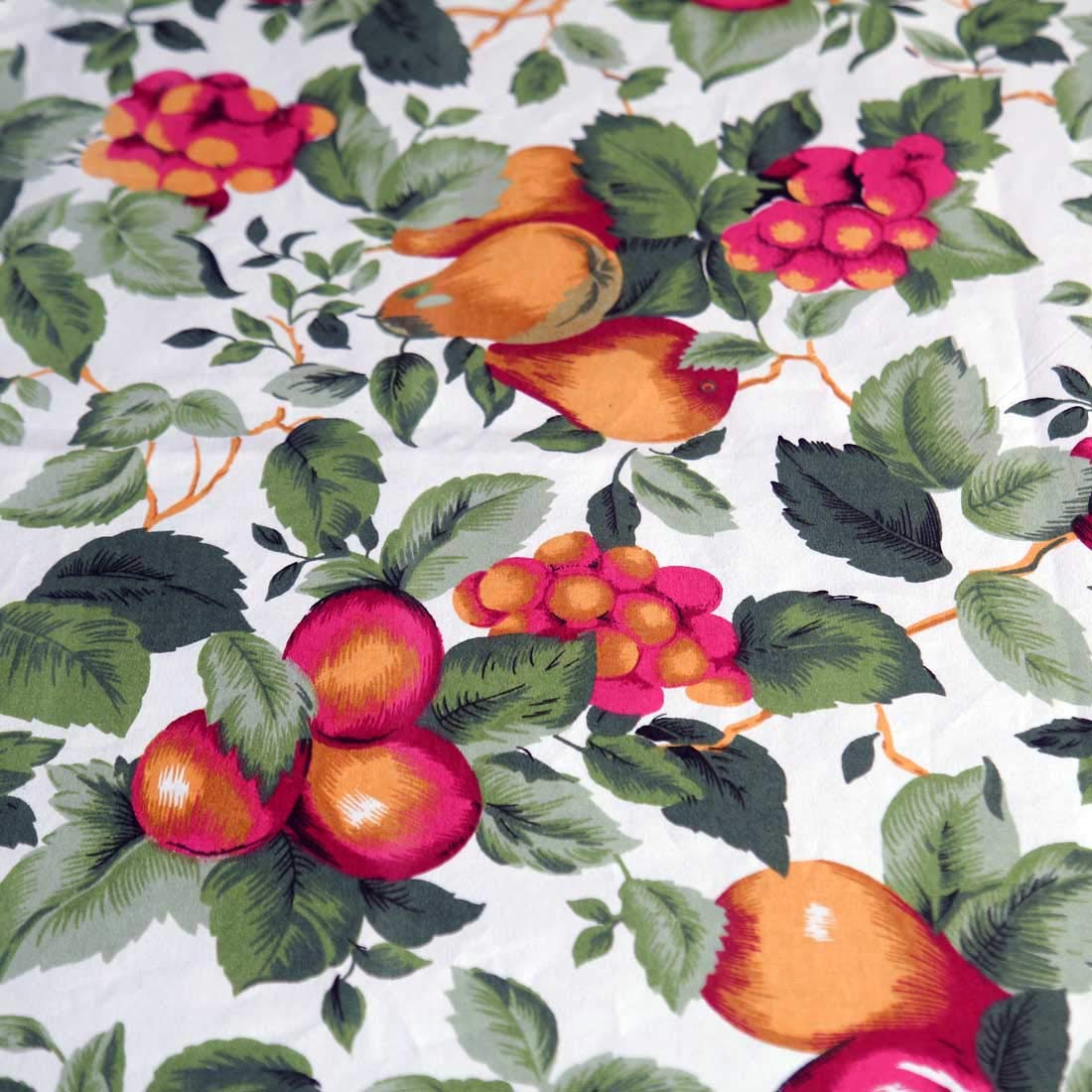 Cotton Fruit Print Table Runner – 14x72-inch