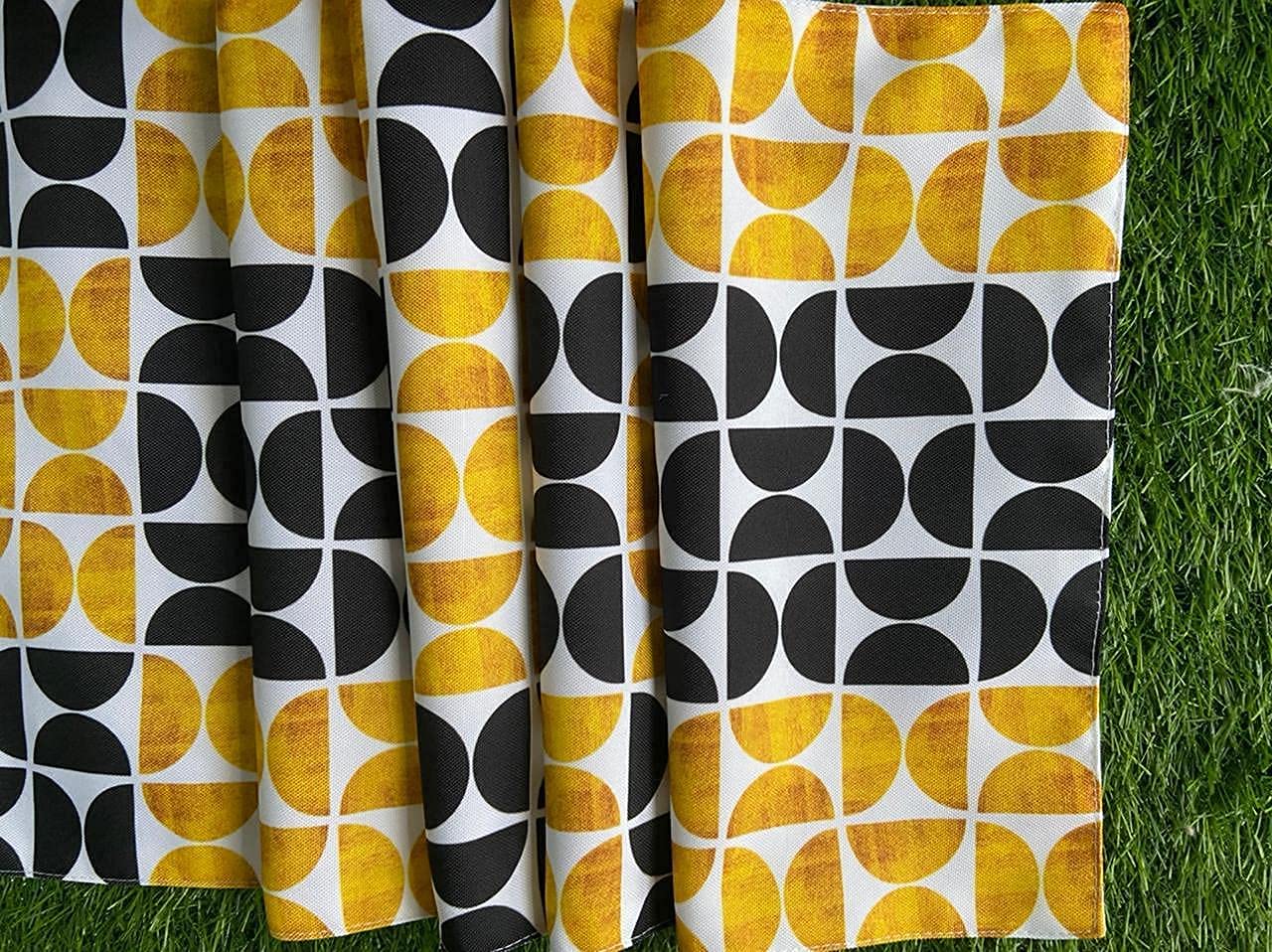 Wholesale Table Runner – Cotton Feel Digital Print Clover Design – 13x72 Inch