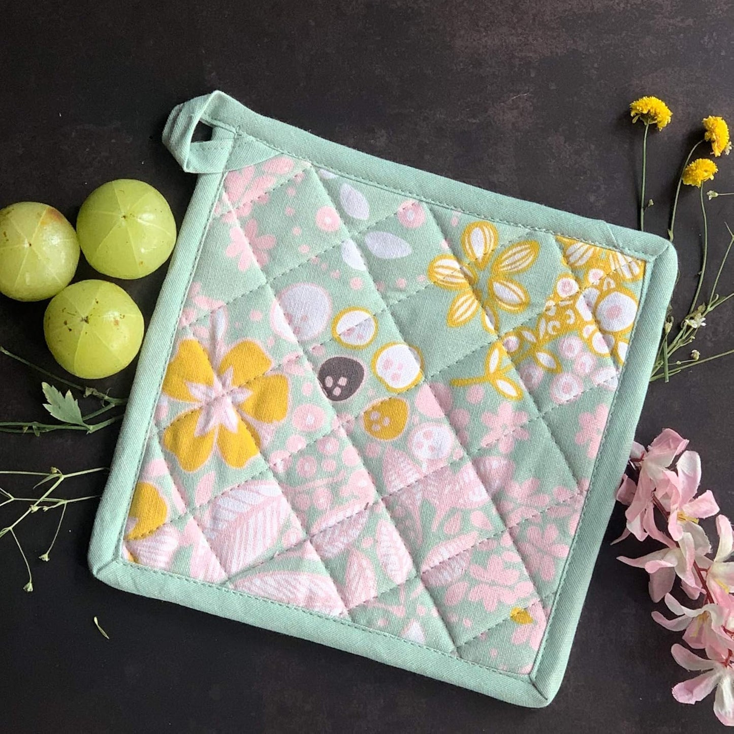 Organic Cotton Flower Print Kitchen Linen Set – Mitt & Pot Holder – Durable Stitching – 2-Piece Set