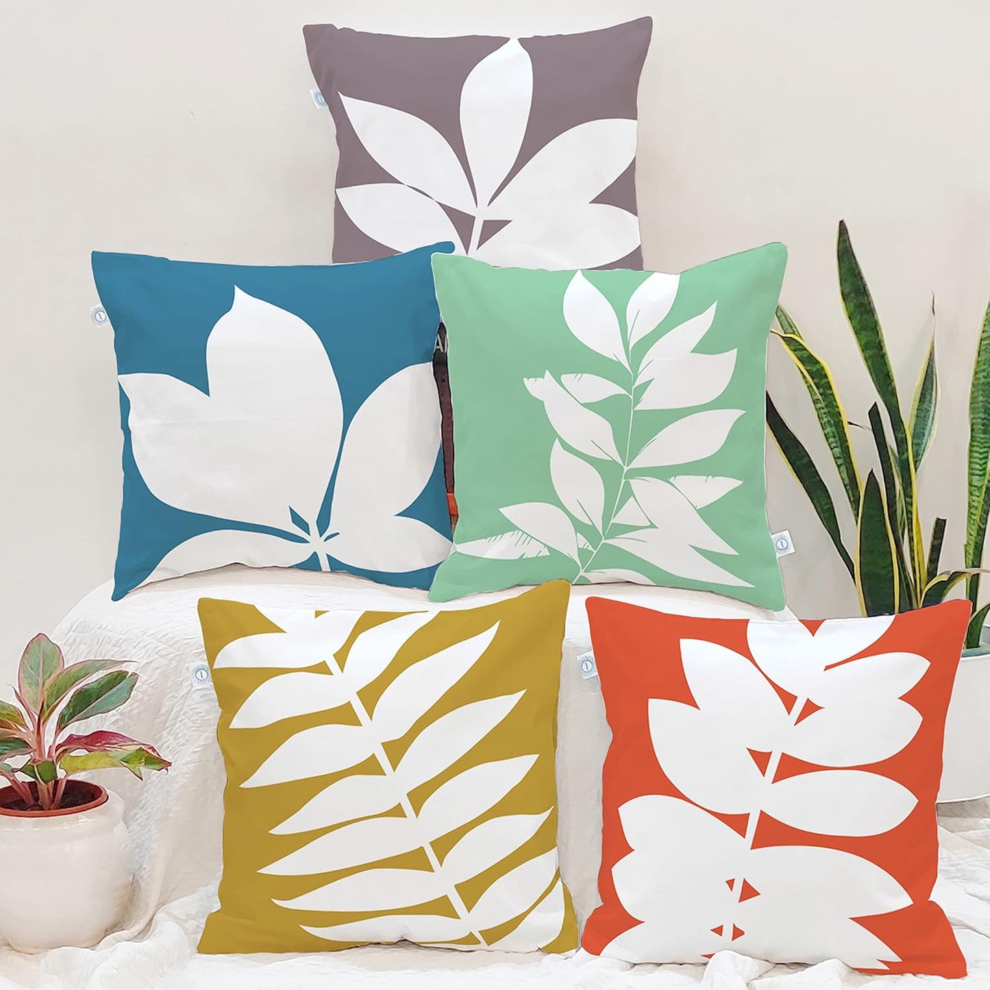 Wholesale Polycotton Cushion Covers – Botanical Leaf Print – 18x18 Inches, Set of 4