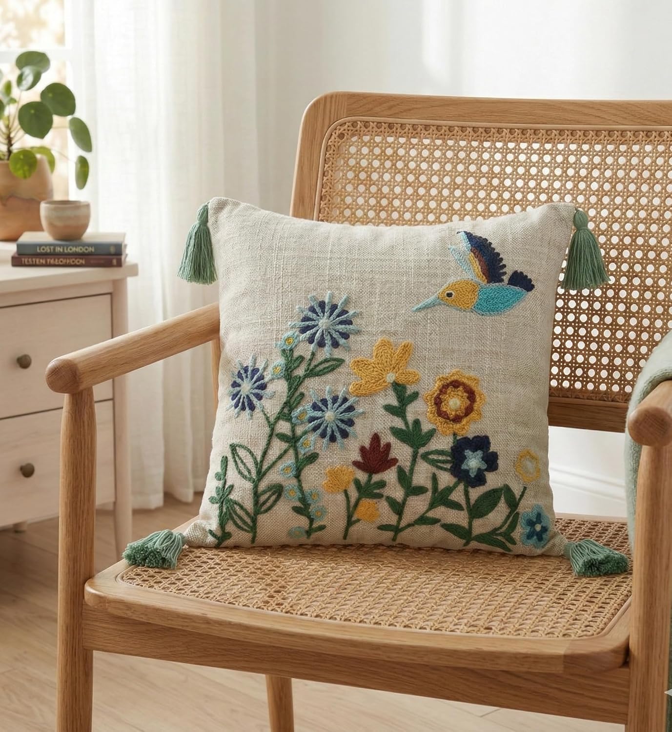 Handmade Embroidered Cushion Cover – Slub Cotton Pillow Case – Tasseled – 16x16 Inch (40x40 cm)