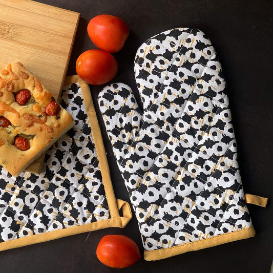 Organic Cotton Flower Print Oven Mitt Set – Kitchen Textiles – Durable 2-Piece Pack