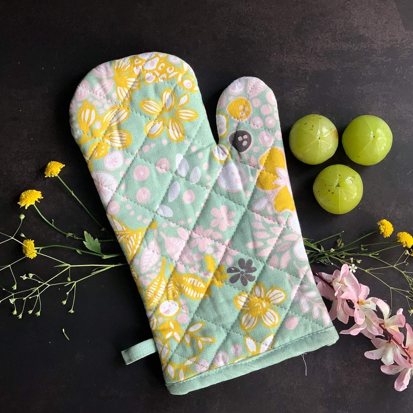 Organic Cotton Flower Print Kitchen Linen Set – Mitt & Pot Holder – Durable Stitching – 2-Piece Set