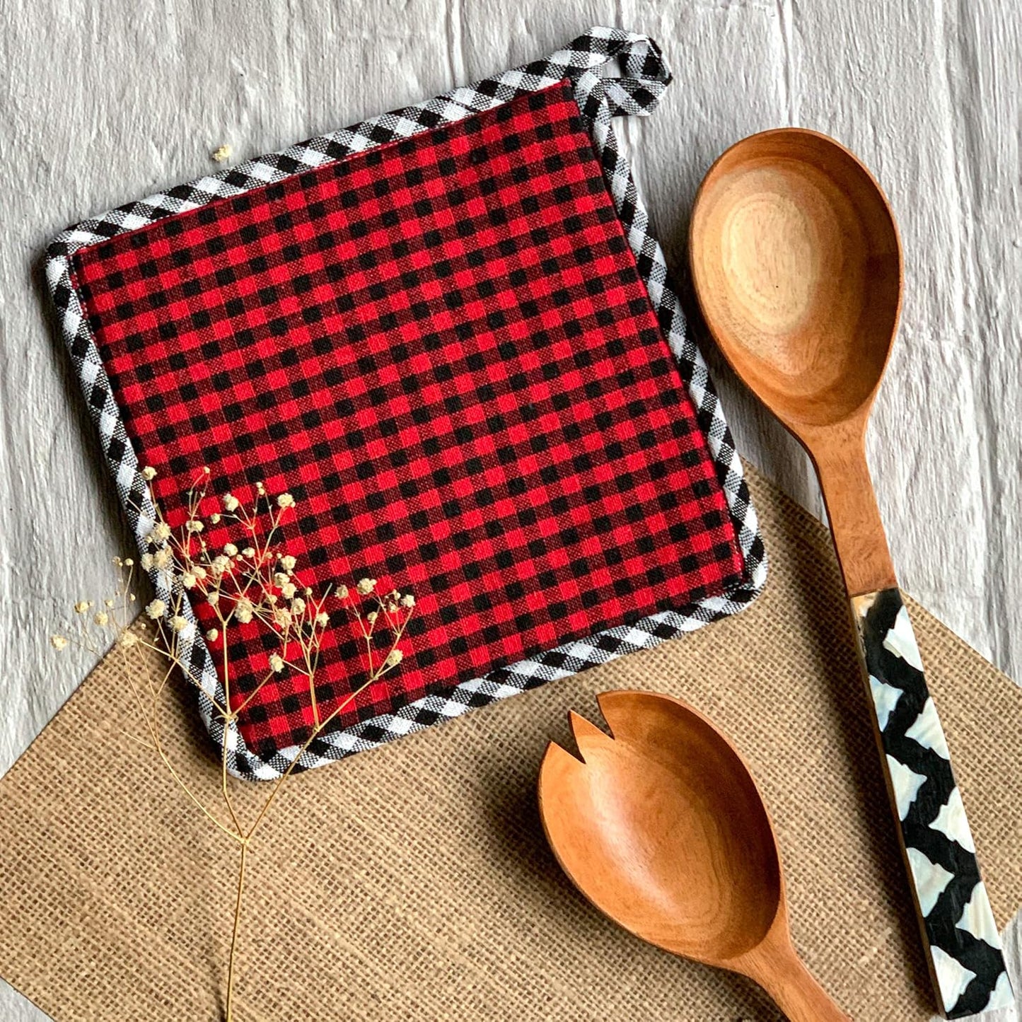Oven Mitt & Pot Holder Set – Kitchen Heat Protection – Breathable Leather Lining – Red & Black