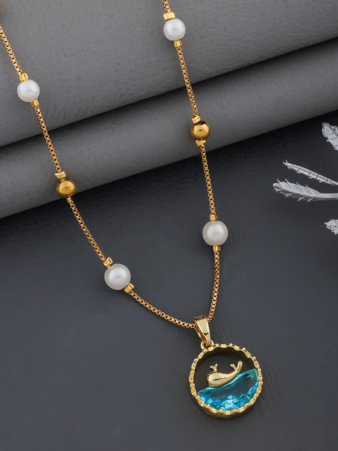Brass Gold-Plated Necklace – Women's Jewellery – Gold-Plated Brass – Crystal Embellished