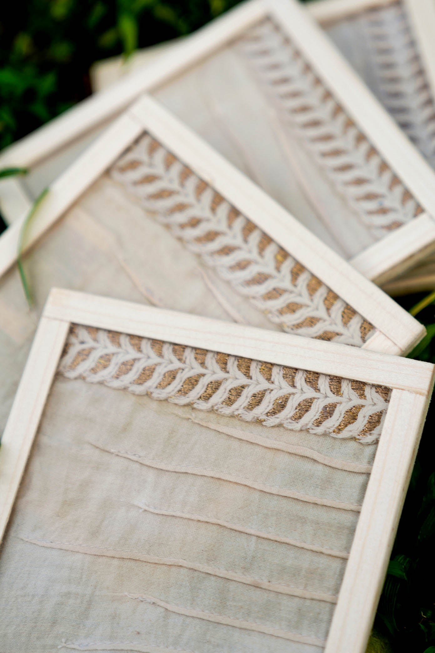 Alabaster Handwoven Coasters - Set of 2 pcs with Coaster Holder