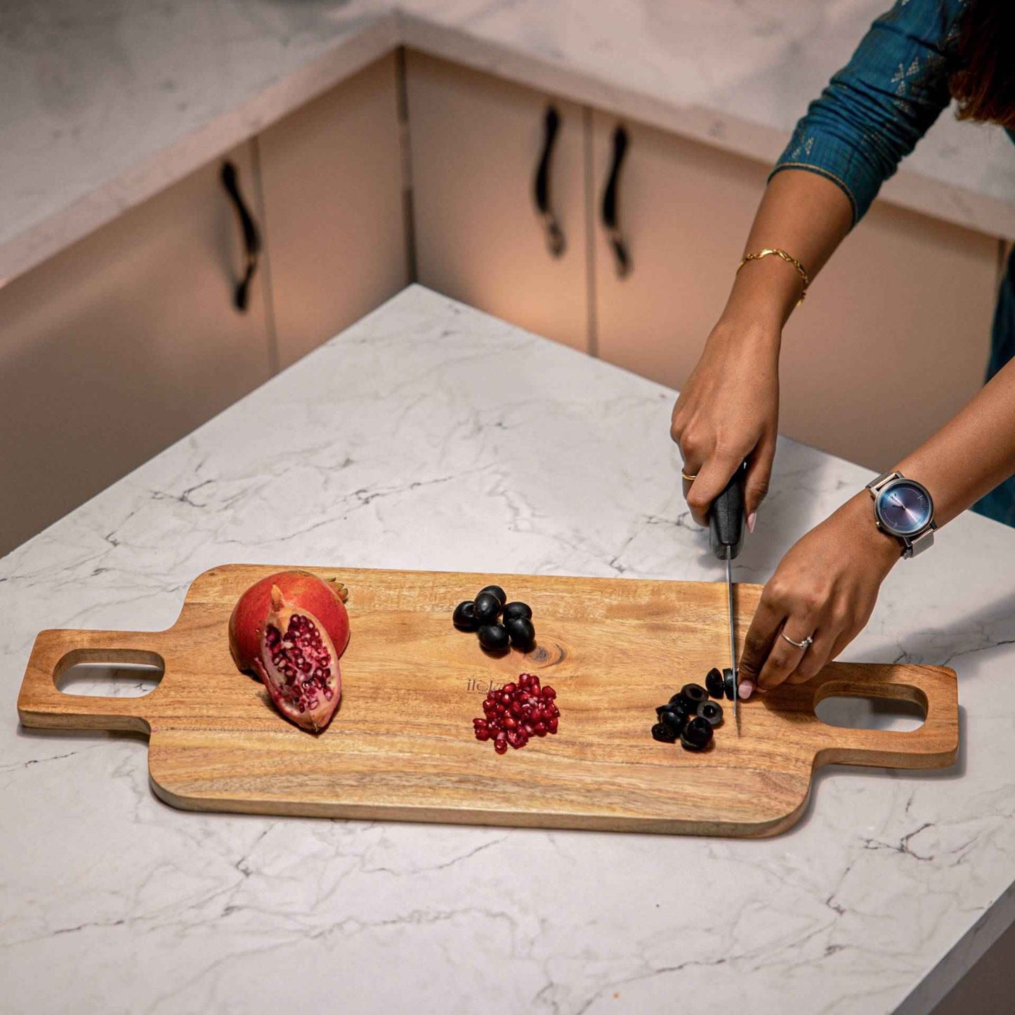 Acacia Wood Chopping Board – Double Handle Cutting & Serving Board – 43x20x1.5cm