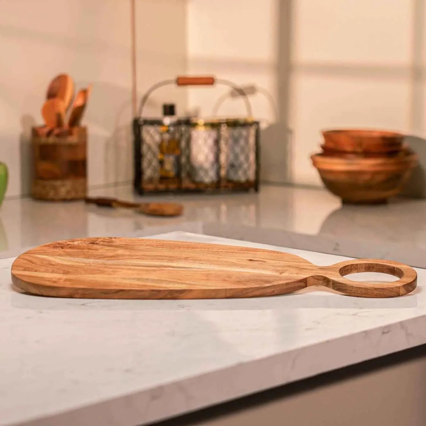 Acacia Wood Chopping Board – Kitchen & Serving Board – Ergonomic Handle – 56x23x1.5 cm